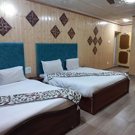 Srinagar Group Of Hotels Bagian luar foto