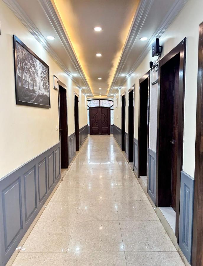 Srinagar Group Of Hotels Bagian luar foto