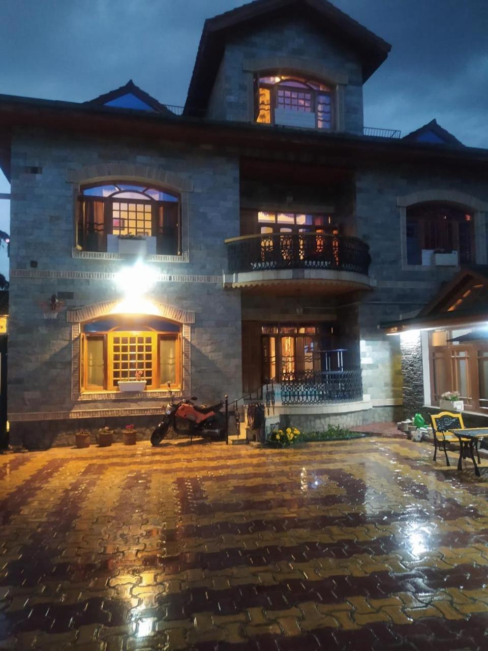 Srinagar Group Of Hotels Bagian luar foto