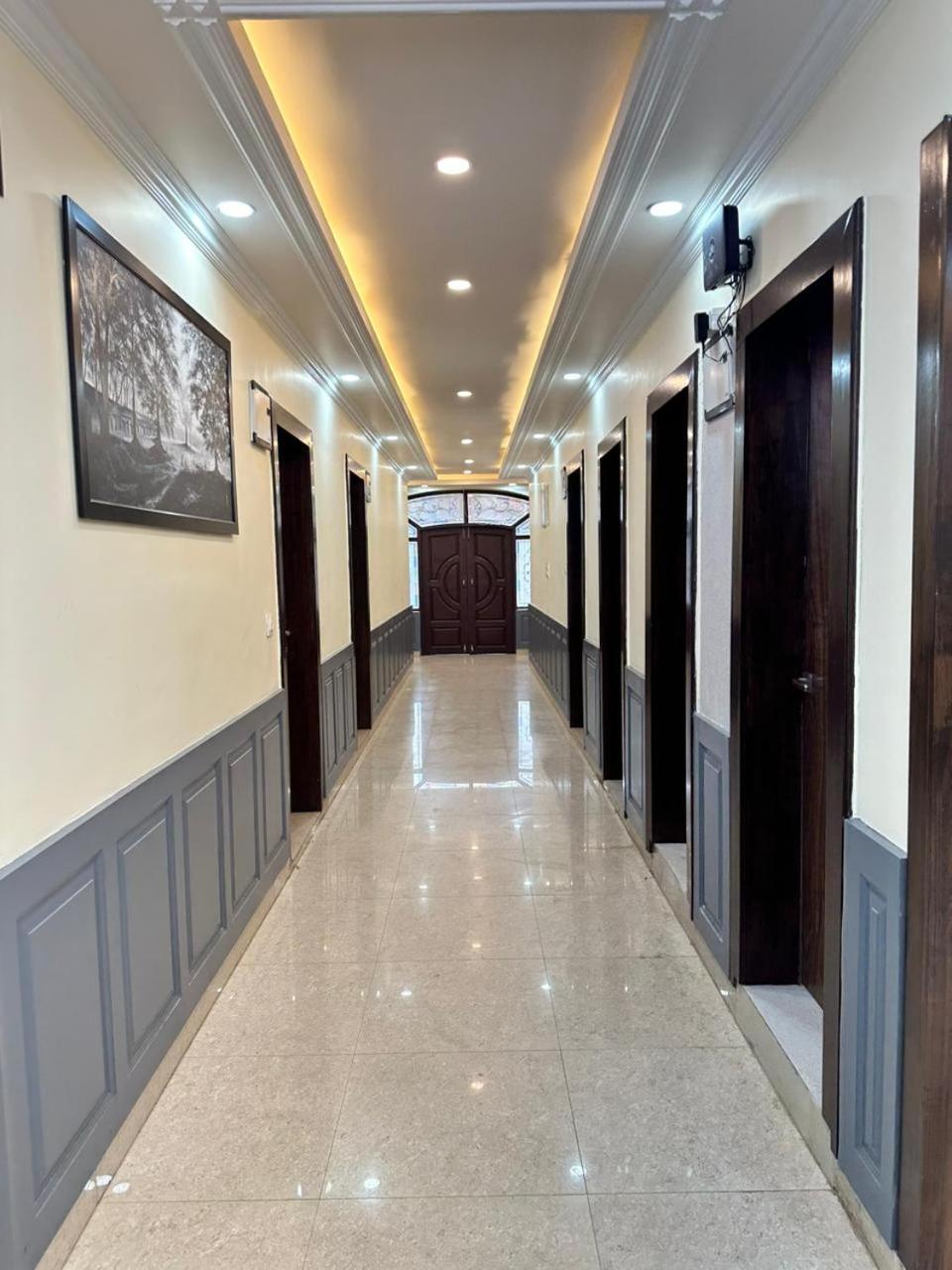 Srinagar Group Of Hotels Bagian luar foto